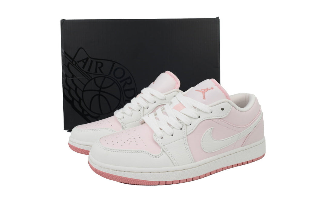 Nike Air Jordan 1 Retro Low Low-Top Sneakers