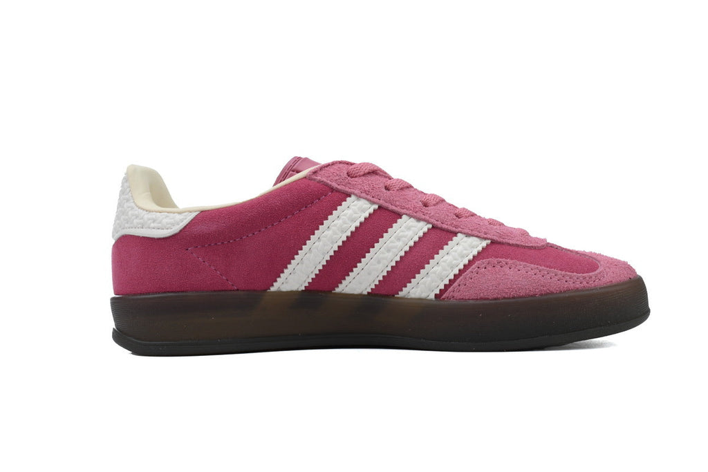 Adidas Samba OG – Retro German-Inspired Sneakers