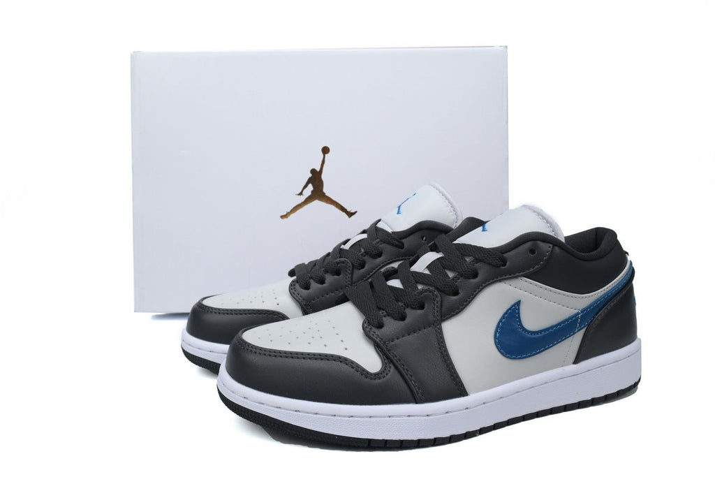 Nike Air Jordan 1 Retro Low Low-Top Sneakers