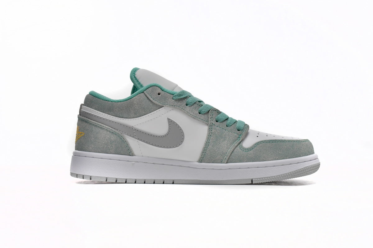 Nike Air Jordan 1 Retro Low Low-Top Sneakers