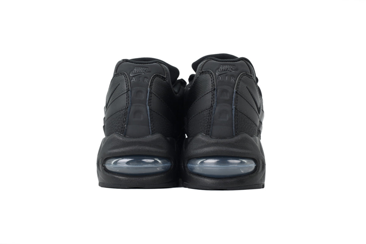 Nike Air Max 95 – Classic Sneakers