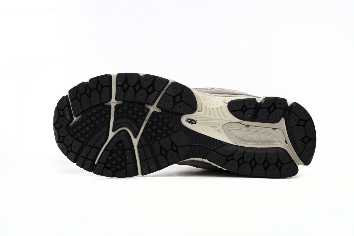 New Balance 2002R Sneakers
