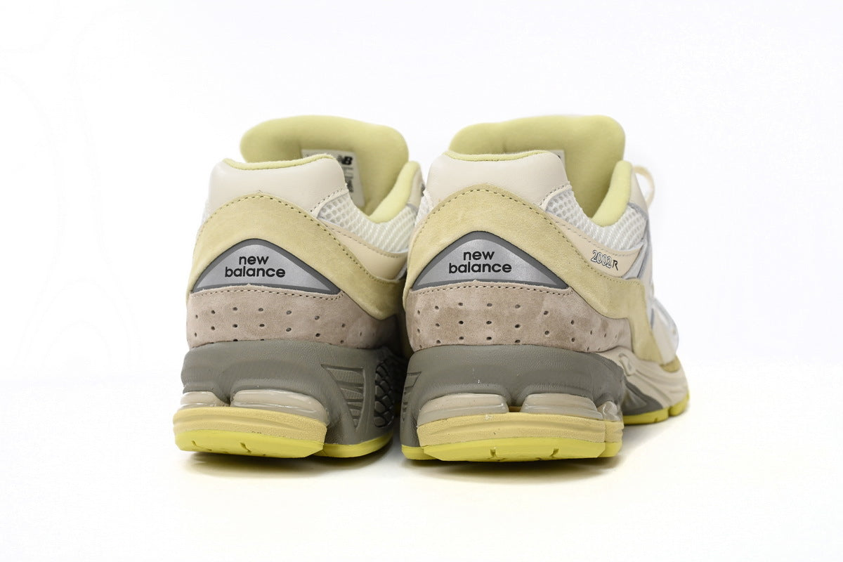 New Balance 2002R Sneakers