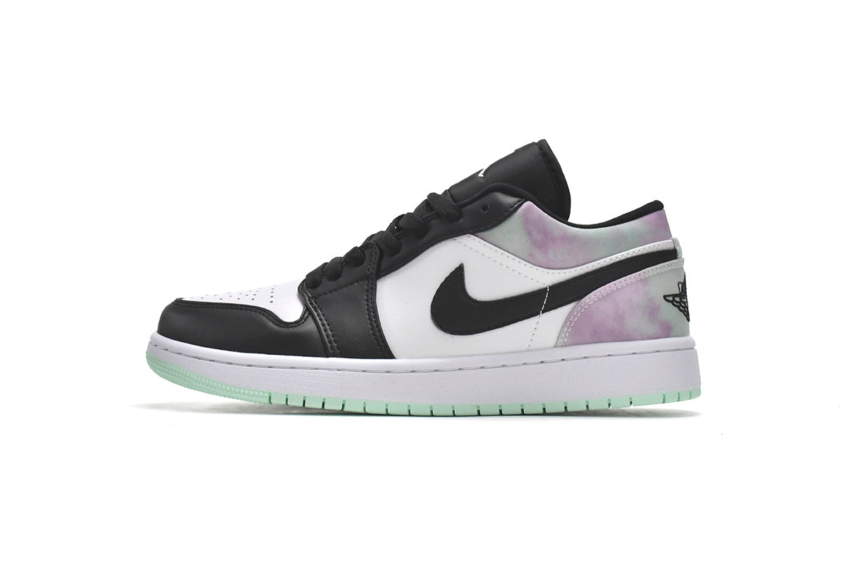 Nike Air Jordan 1 Retro Low Low-Top Sneakers