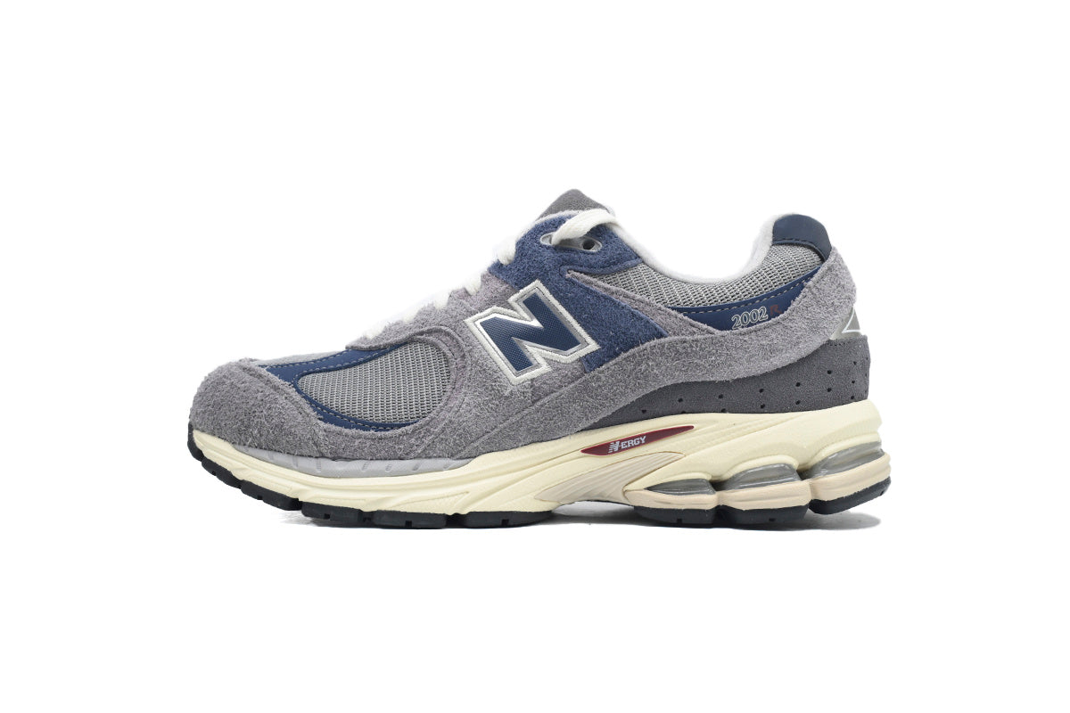 New Balance 2002R Sneakers