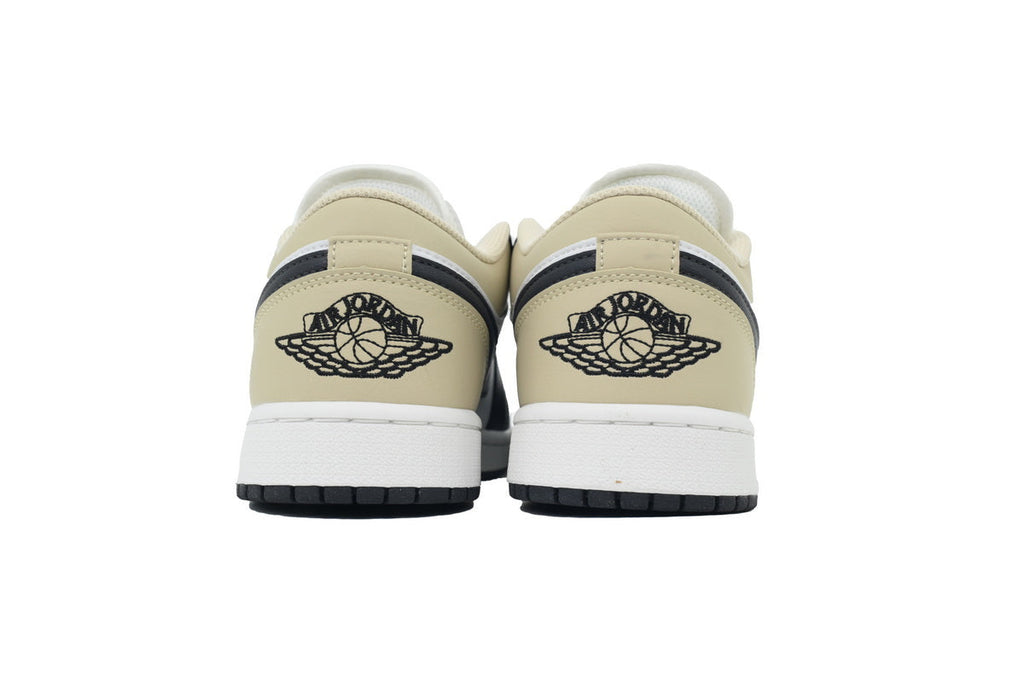Nike Air Jordan 1 Retro Low Low-Top Sneakers