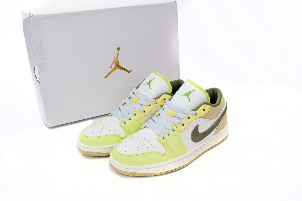 Nike Air Jordan 1 Retro Low Low-Top Sneakers
