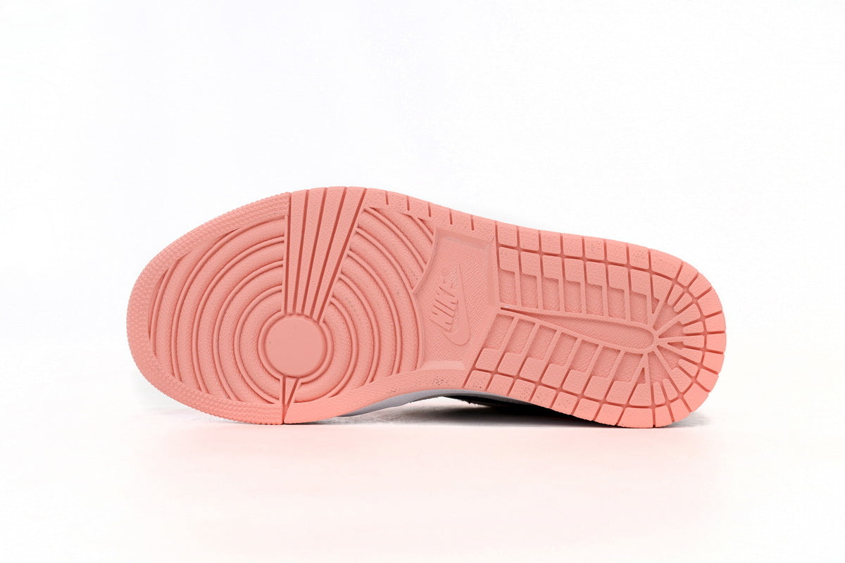 Nike Air Jordan 1 Retro Low Low-Top Sneakers