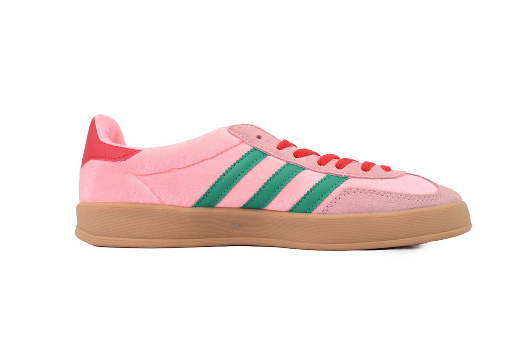 Adidas Samba OG – Retro German-Inspired Sneakers