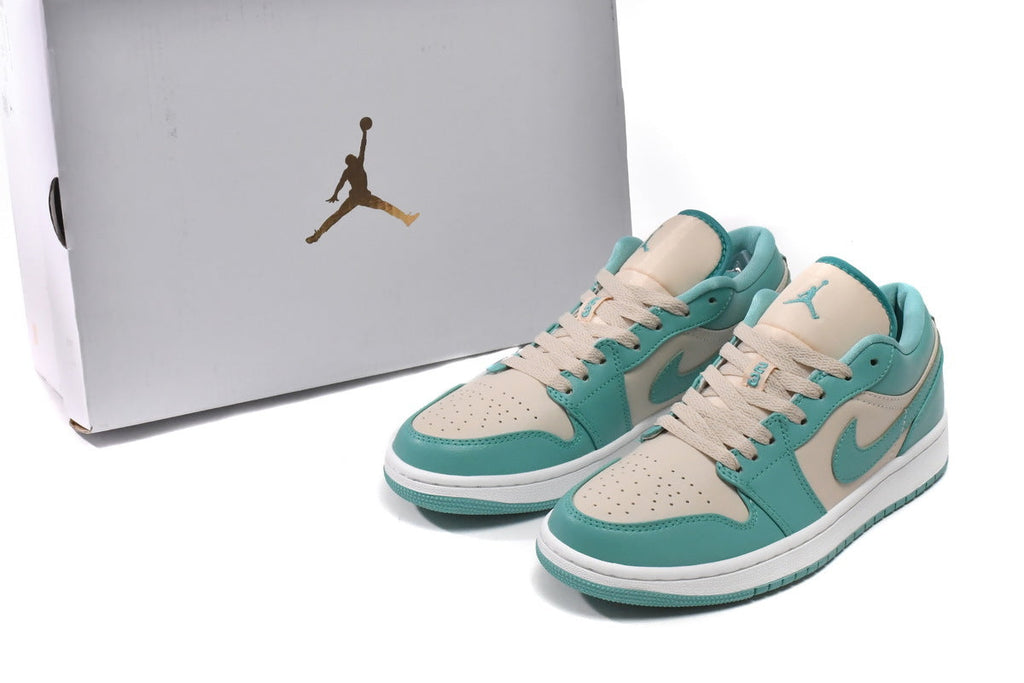 Nike Air Jordan 1 Retro Low Low-Top Sneakers