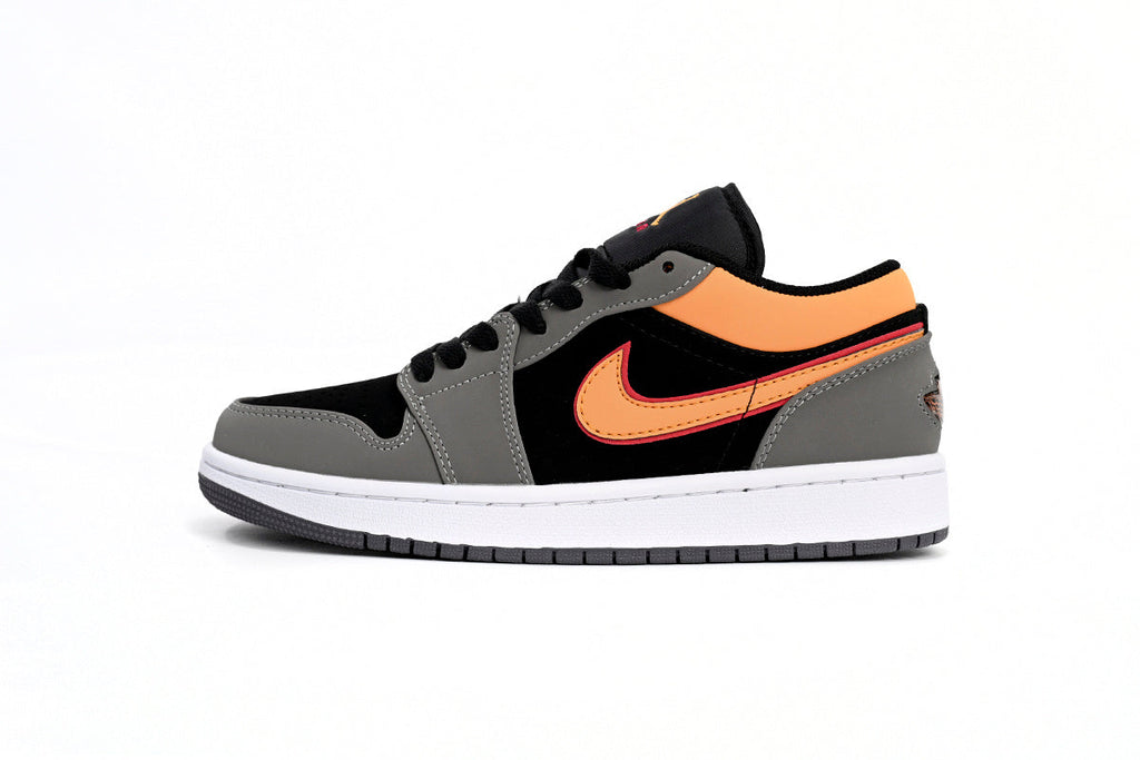 Nike Air Jordan 1 Retro Low Low-Top Sneakers