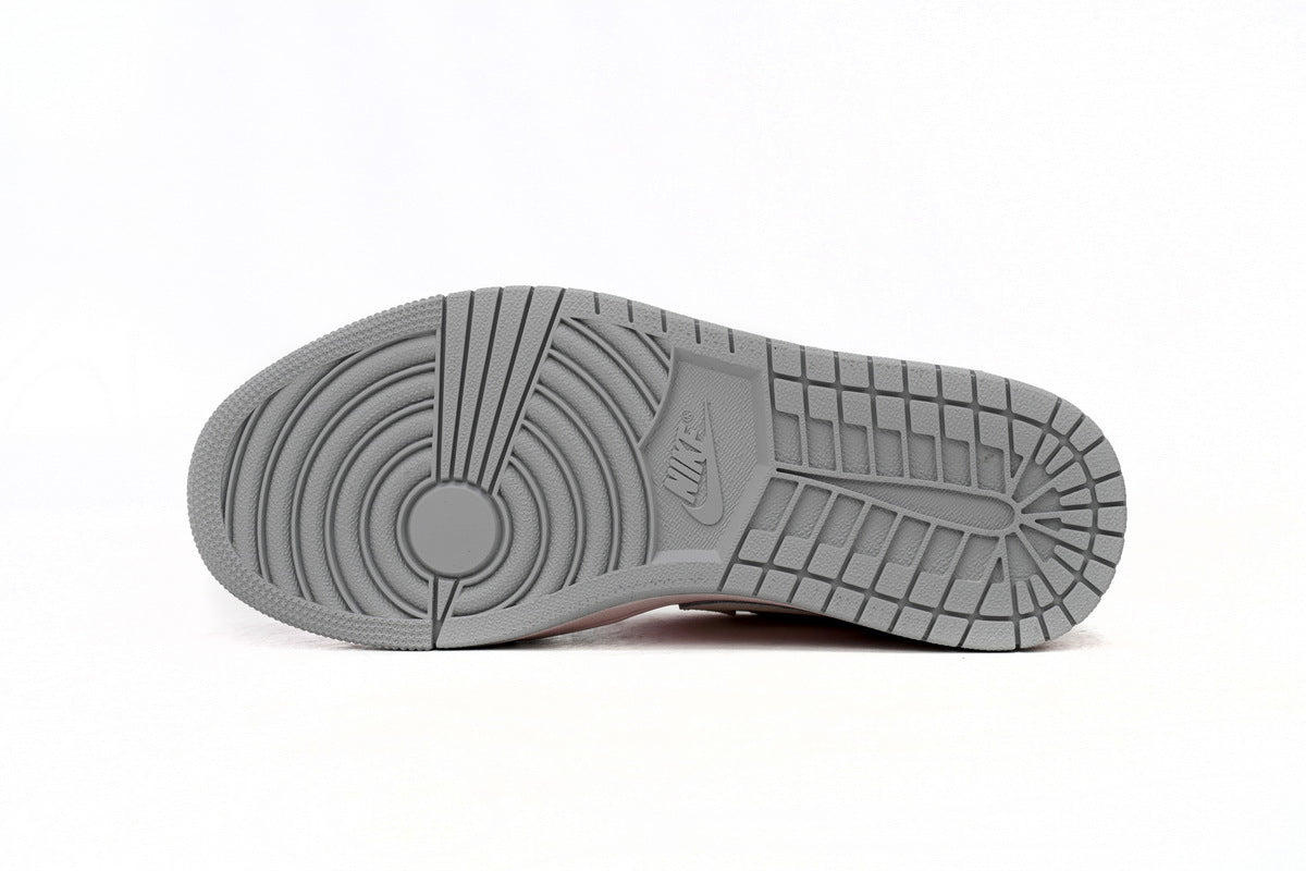 Nike Air Jordan 1 Retro Low Low-Top Sneakers