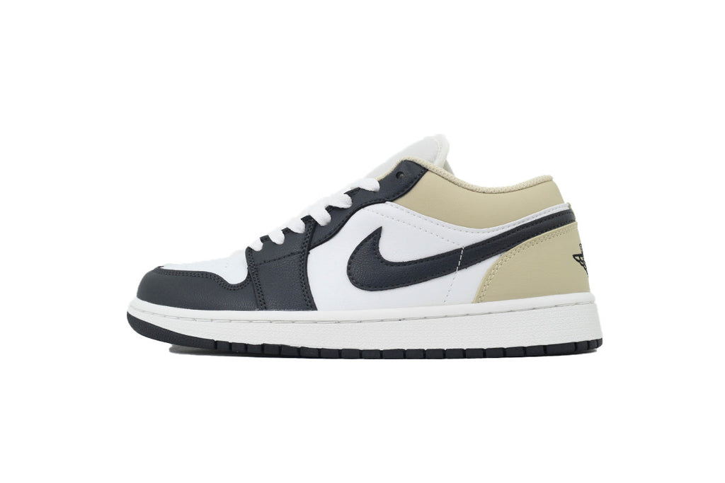 Nike Air Jordan 1 Retro Low Low-Top Sneakers