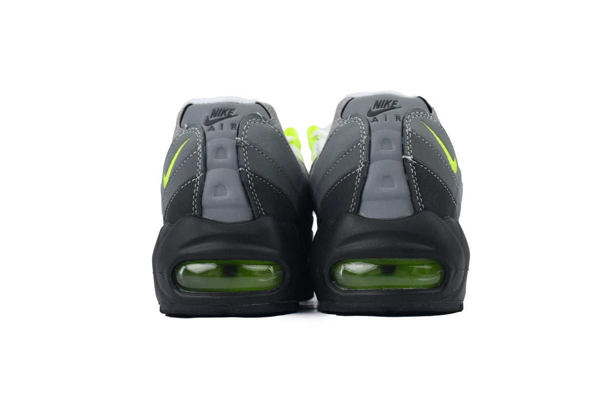 Nike Air Max 95 – Classic Sneakers